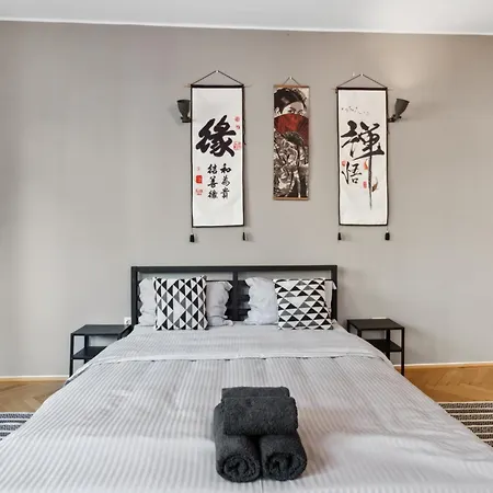 Old Town Center 23a * Boekarest