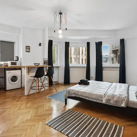 Old Town Center 23a *