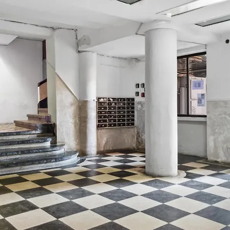 Old Town Center 23a * 布加勒斯特