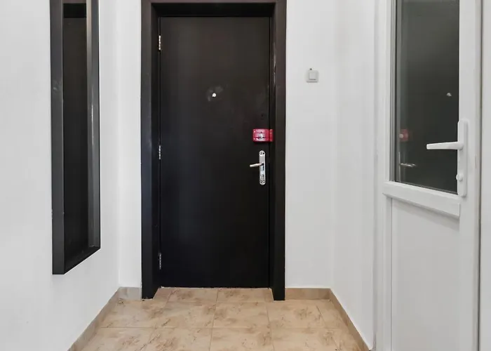 Old Town Center 23a *