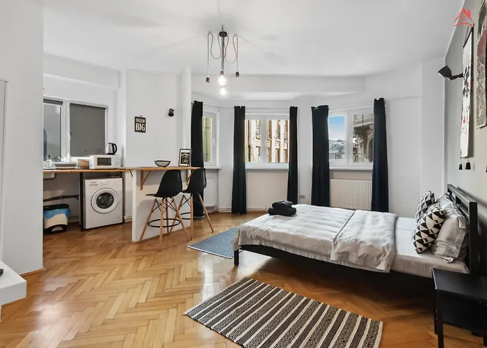 Old Town Center 23a *