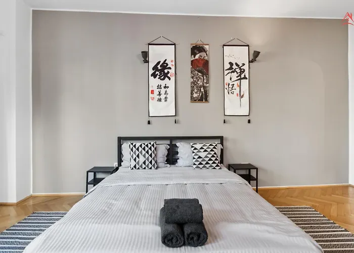 Old Town Center 23a * بوخارست